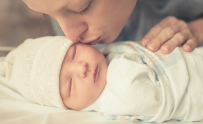 Swaddling a Newborn: Why It Helps and How to Do It Safely